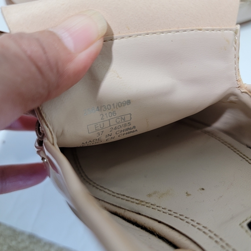 ZARA Women Ivory Patent Leather Kilty Slip-On Loafer Sz 37 Tie Details - Picture 9 of 10